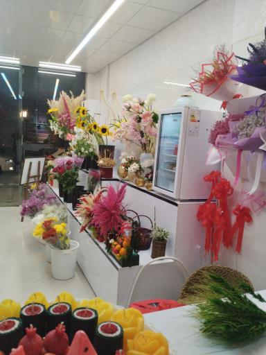 عکس گلفروشی بانوی اردیبهشت