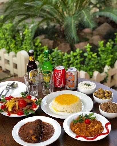 عکس باغ رستوران سمیعی