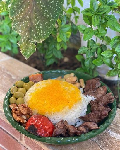 عکس باغ رستوران سمیعی