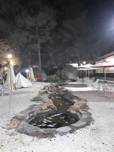 عکس مجموعه باغ و رستوران ارم