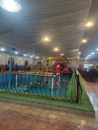 عکس مجموعه باغ و رستوران ارم