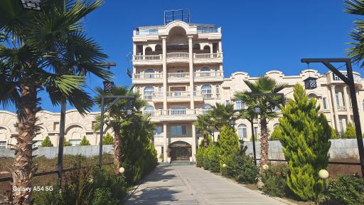 عکس عمارت سفید