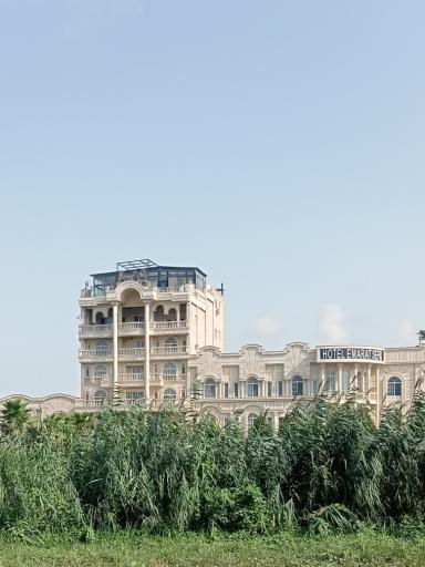 عکس عمارت سفید