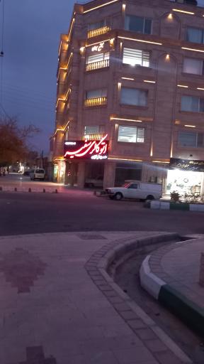 عکس اتو گالری سفید 