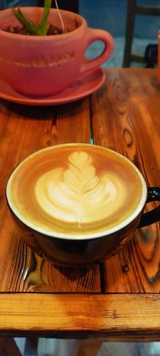 عکس کافه لئو