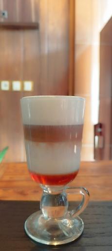 عکس کافه لئو