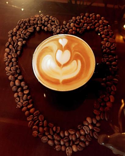 عکس کافه لئو