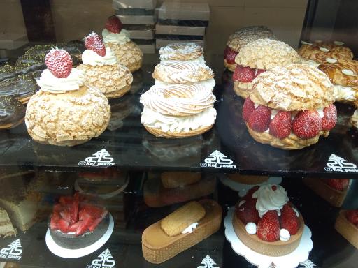 عکس شیرینی کاج