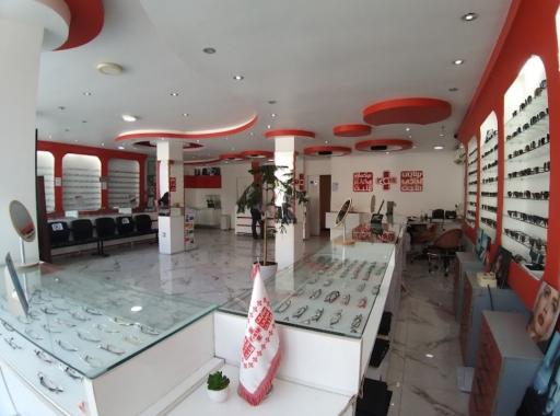 عکس بینایی سنجی و عینک سازی مثبت