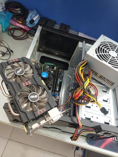 عکس فروشگاه کامپیوتر و کافی نت ماهان