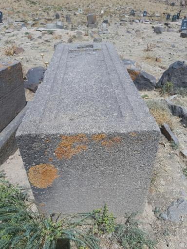 عکس قبرستان روستای لیقوان