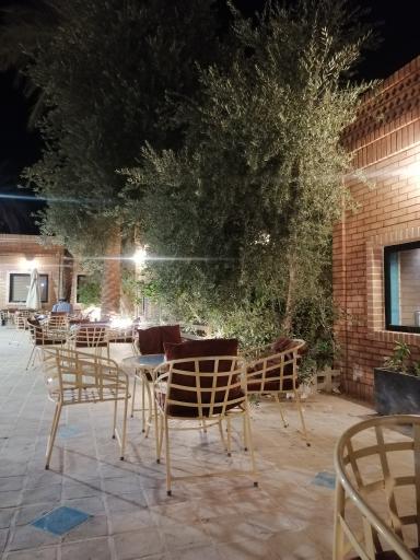 عکس رستوران باغ دالیا