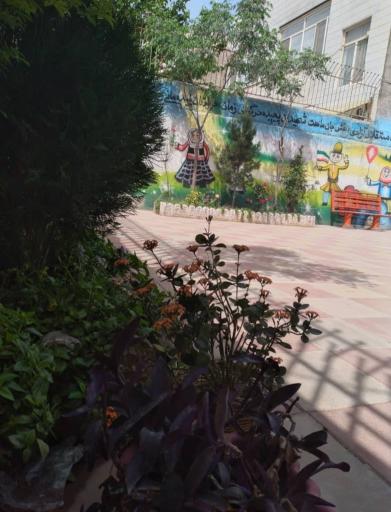 عکس دبستان غیردولتی دخترانه کودک پارسی
