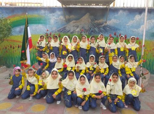 عکس دبستان غیردولتی دخترانه کودک پارسی