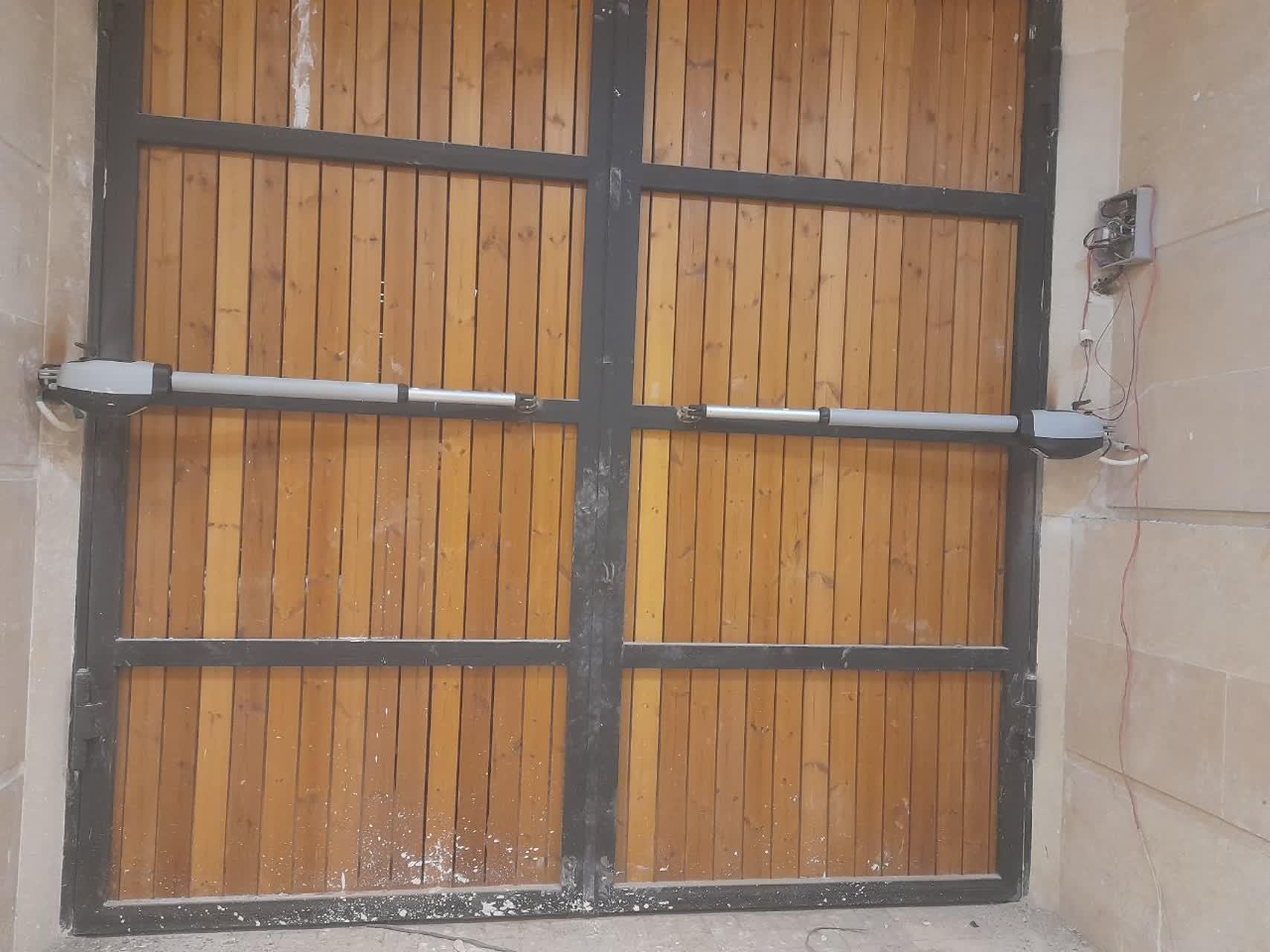 عکس نصب و تعمیر درب اتوماتیک برقی کرکره جک پارکینگی