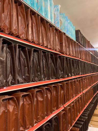 عکس دفتر مرکزی قلم قرآنی و کتاب نفیس بصیر