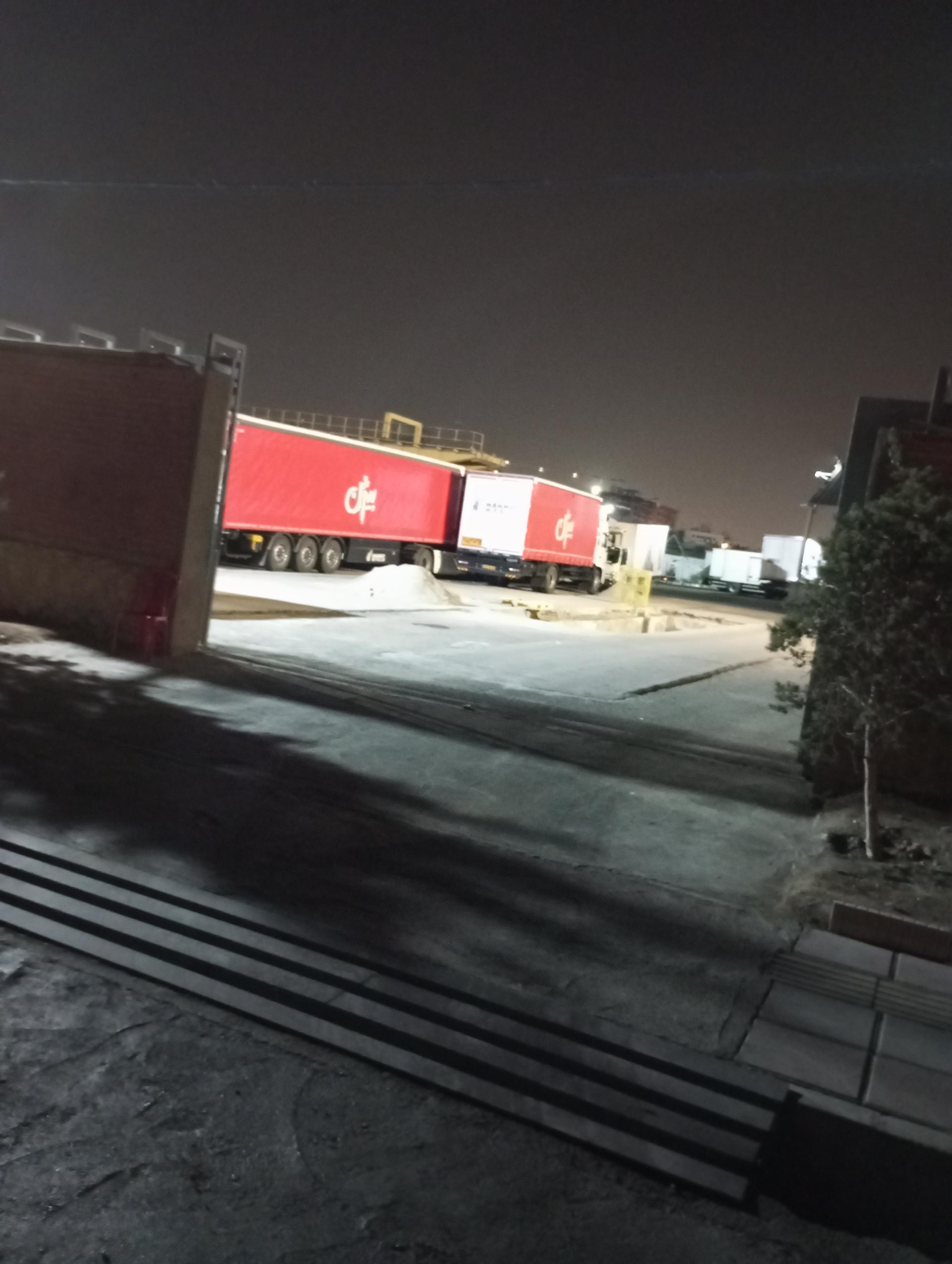 عکس انبار مرکزی شرکت بیژن