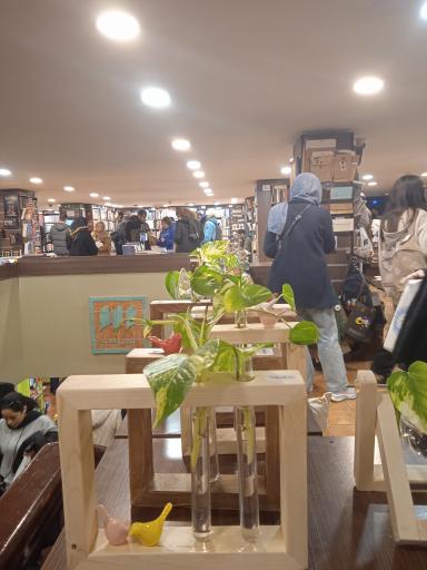 عکس شهر کتاب مرکزی