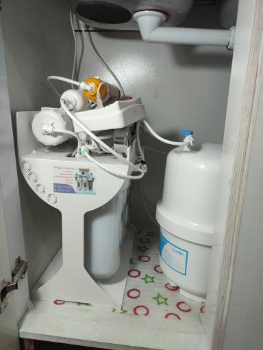 عکس فروشگاه تصفیه آب پویا