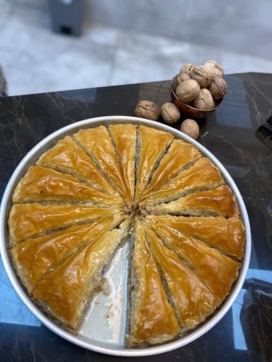 عکس رضا باقلوا