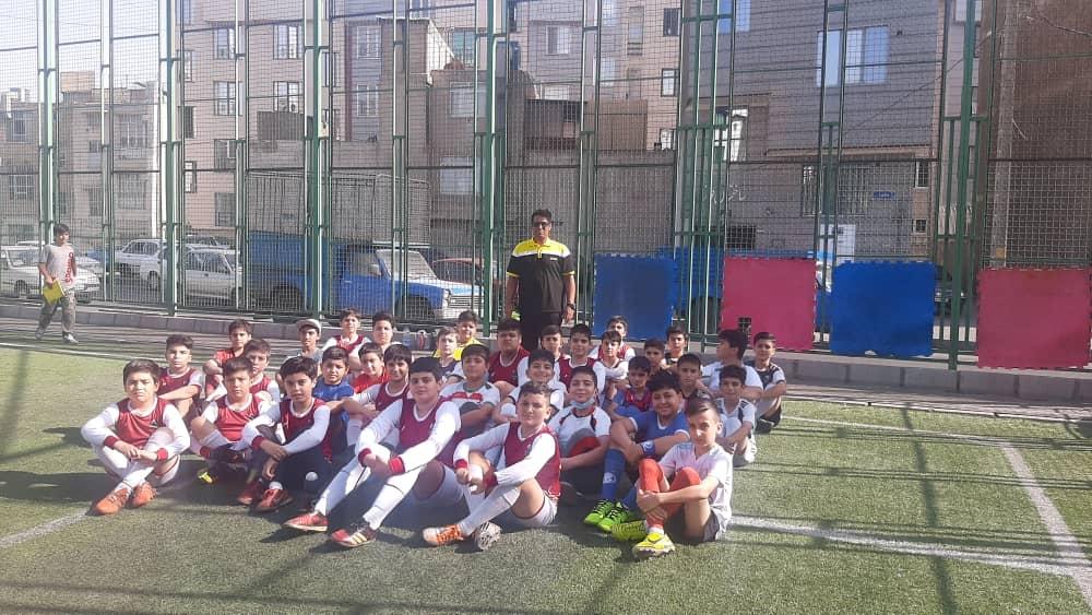 عکس آکادمی فوتبال پویان 