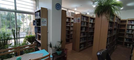 عکس کتابخانه عمومی بهارستان