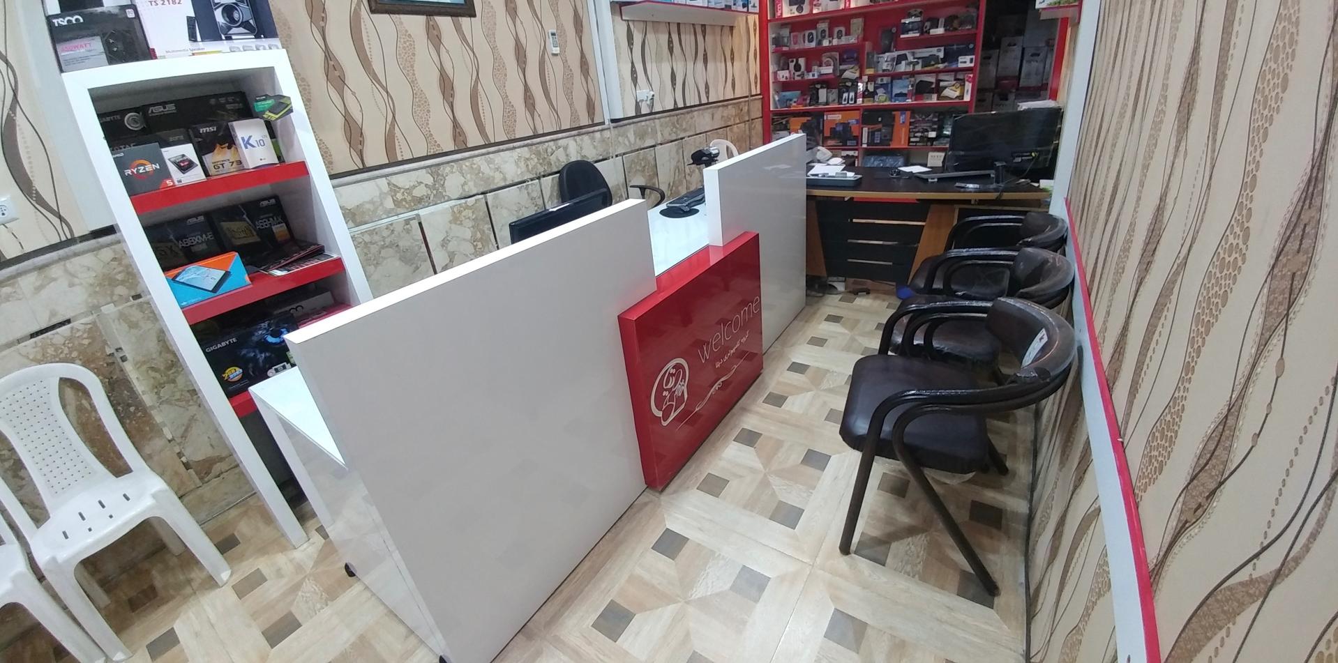 عکس کافی نت و کامپیوتر دیتا