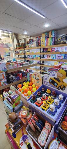 عکس بازی فکری و کتاب کودک 