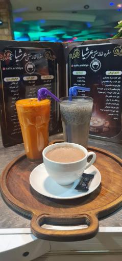 عکس سفره خانه سنتی عرشیا