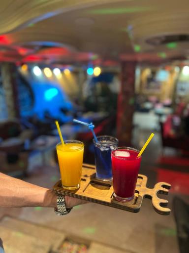 عکس سفره خانه سنتی عرشیا