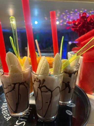 عکس سفره خانه سنتی عرشیا