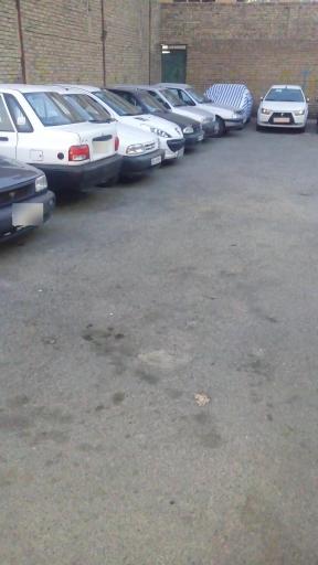 عکس پارکینگ شبانه روزی