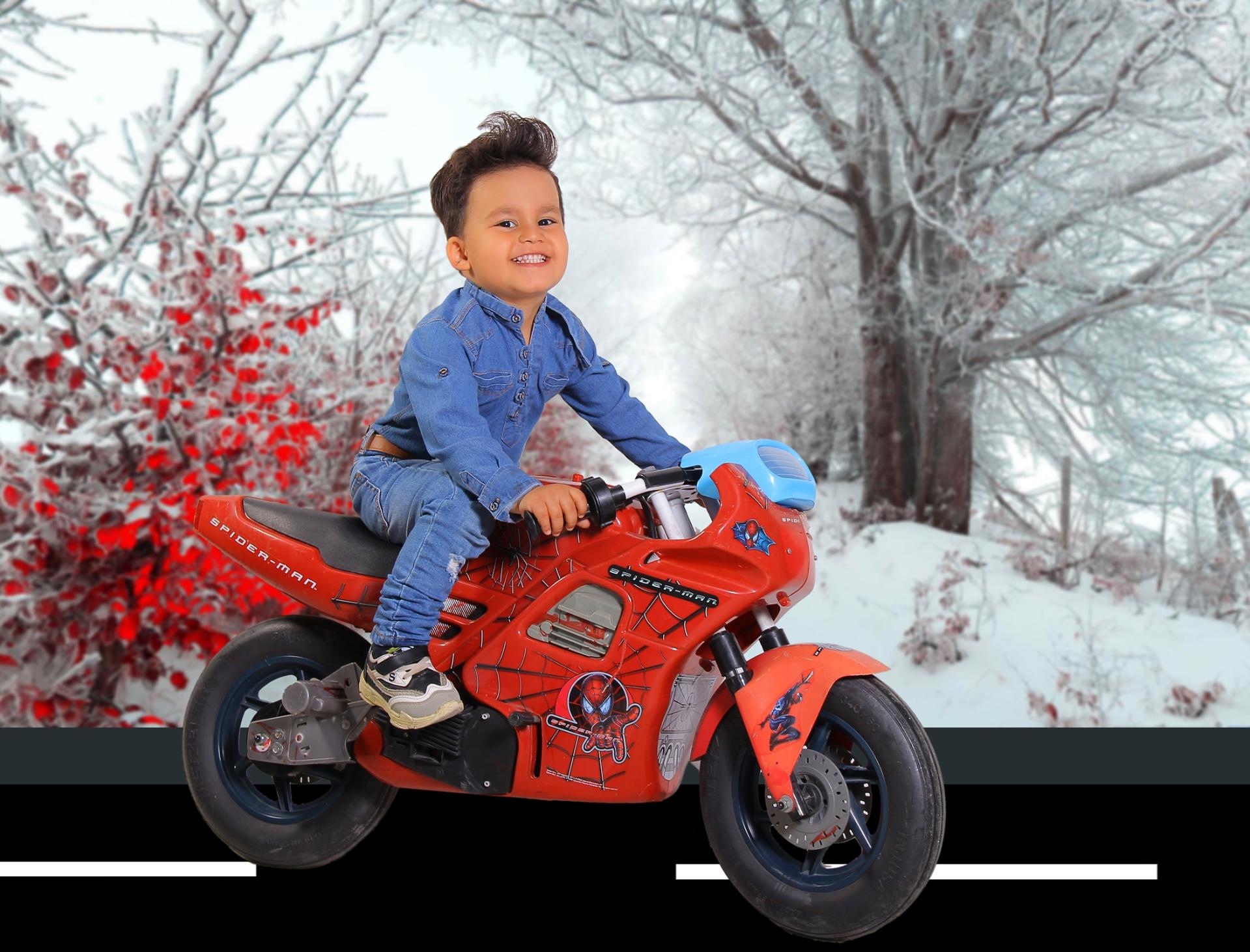 عکس عکاسخانه دهکده