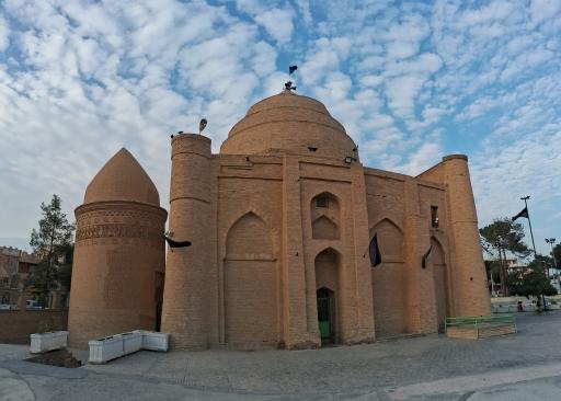 عکس امامزاده جعفر و محمد دامغان