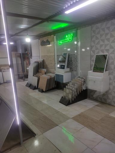 عکس انبار کاشی و سرامیک هگمتانه (هریانی)