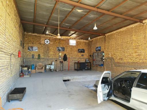 عکس تعمیرگاه آچار طلا