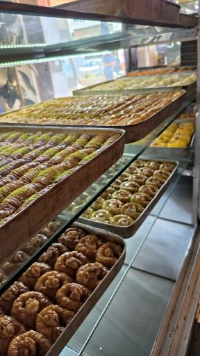 عکس کافه باقلوا نفیس