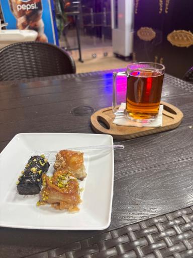 عکس کافه باقلوا نفیس