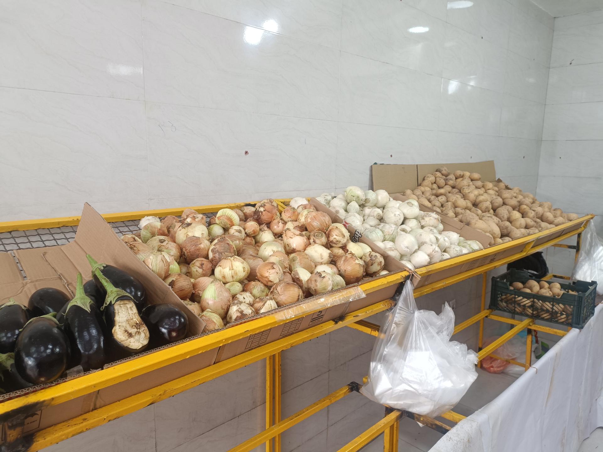 عکس میوه فروشی حاجی 