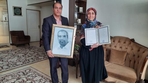 دبیرستان غیردولتی صدردانش 