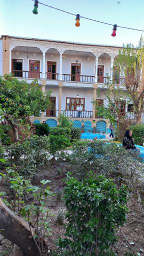 عکس خانه موتمن الاطبا