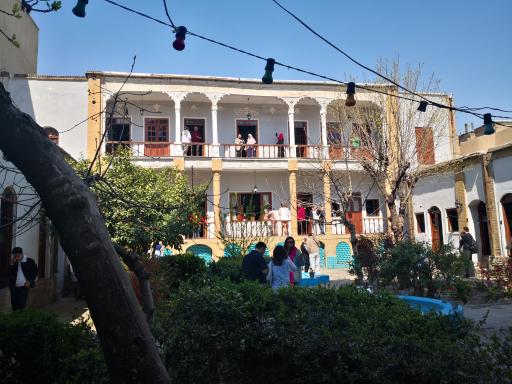 عکس خانه موتمن الاطبا