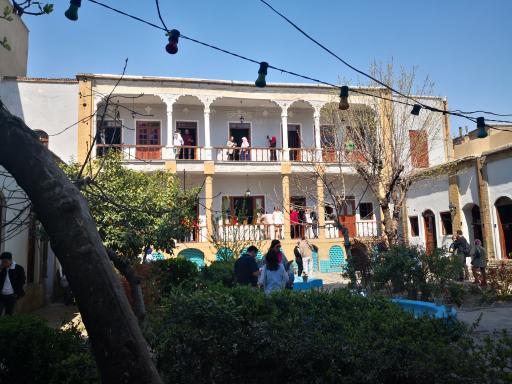 عکس خانه موتمن الاطبا