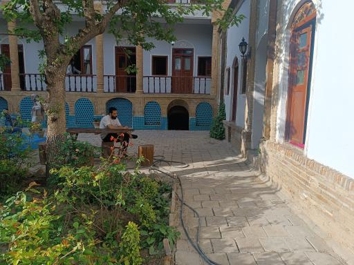 عکس خانه موتمن الاطبا