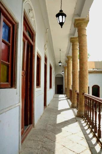 عکس خانه موتمن الاطبا