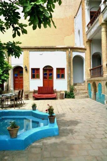 عکس خانه موتمن الاطبا