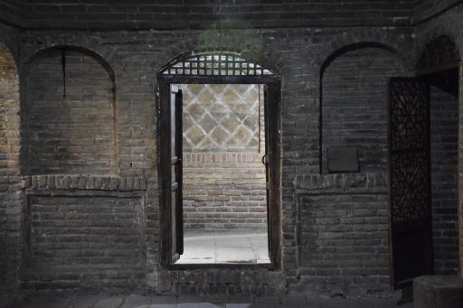 عکس خانه موتمن الاطبا