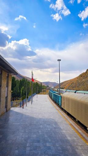 عکس ایستگاه راه آهن رازی