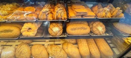 عکس نان شیرینی آن