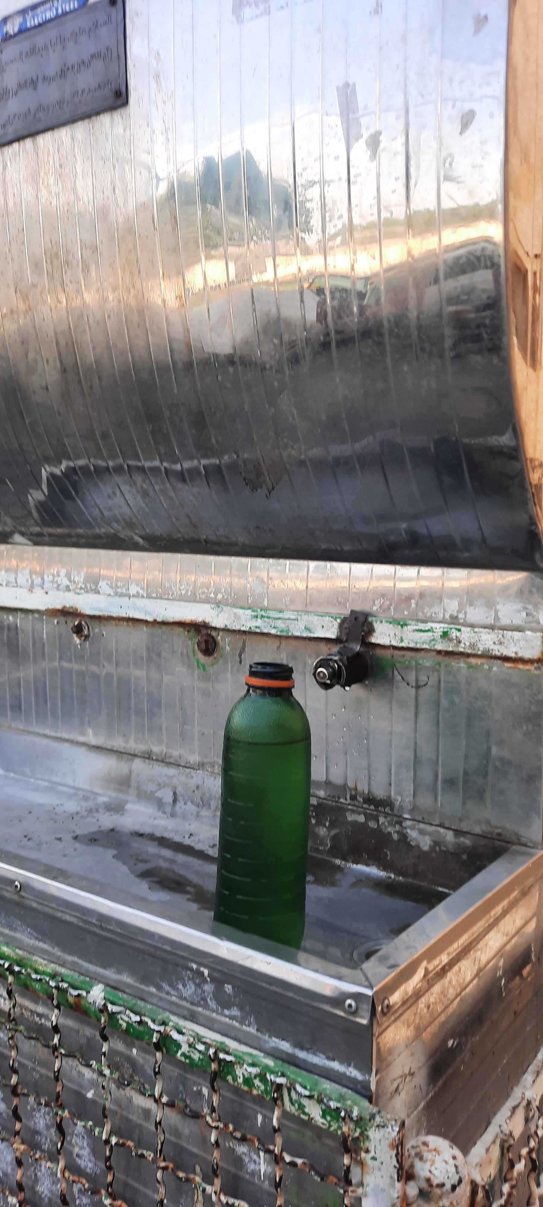 عکس آب سرد کن